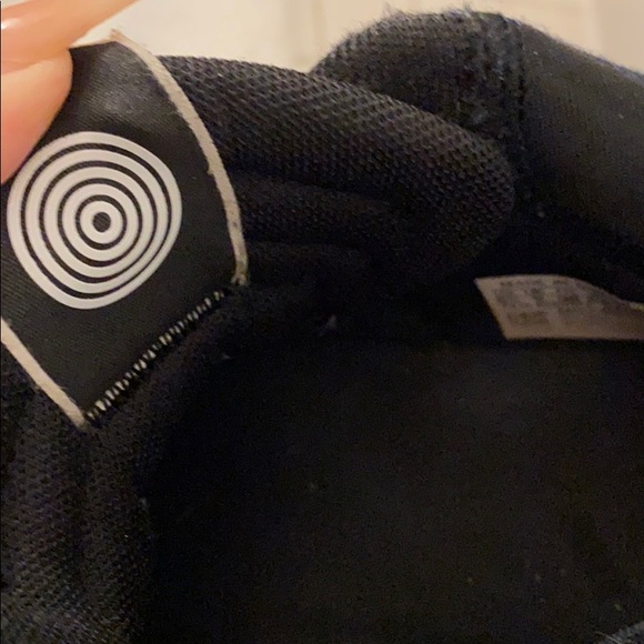 Adidas - Picture 4 of 5